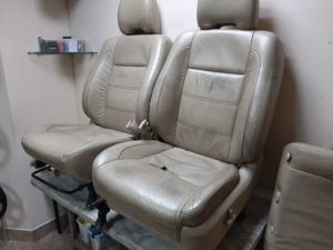 Частичная перетяжка, реставрация и покраска сидений до ремонта